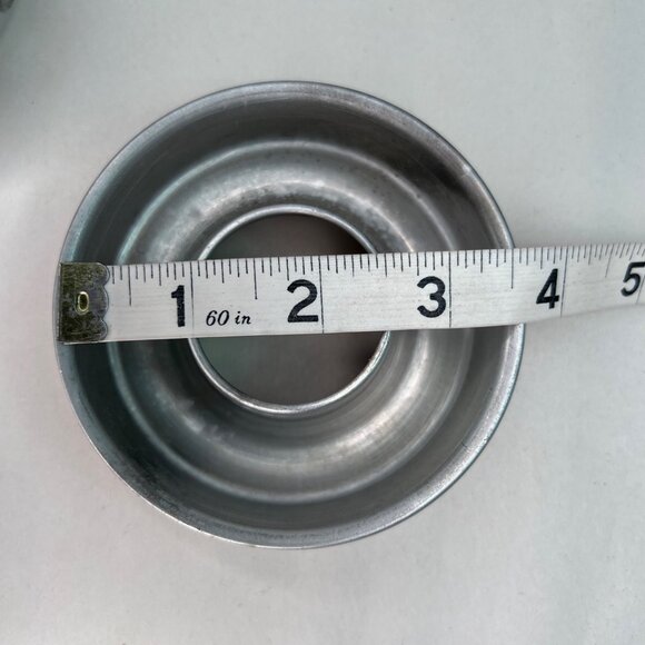 Vintage Aluminum Donut Bundt Cake Baking Molds Set of 5 W/Center Hole 3.5" Dia - Picture 10 of 11